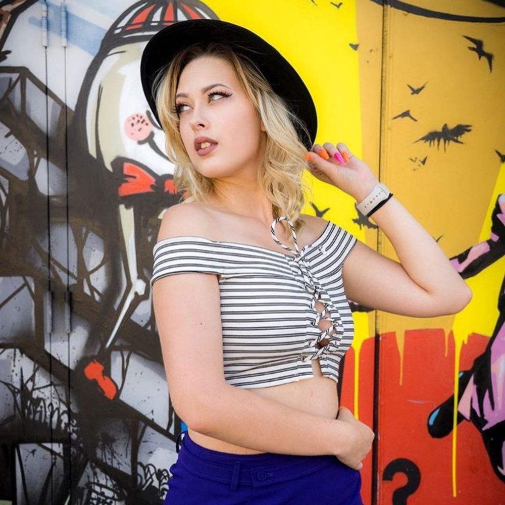 Black and white tie up crop top